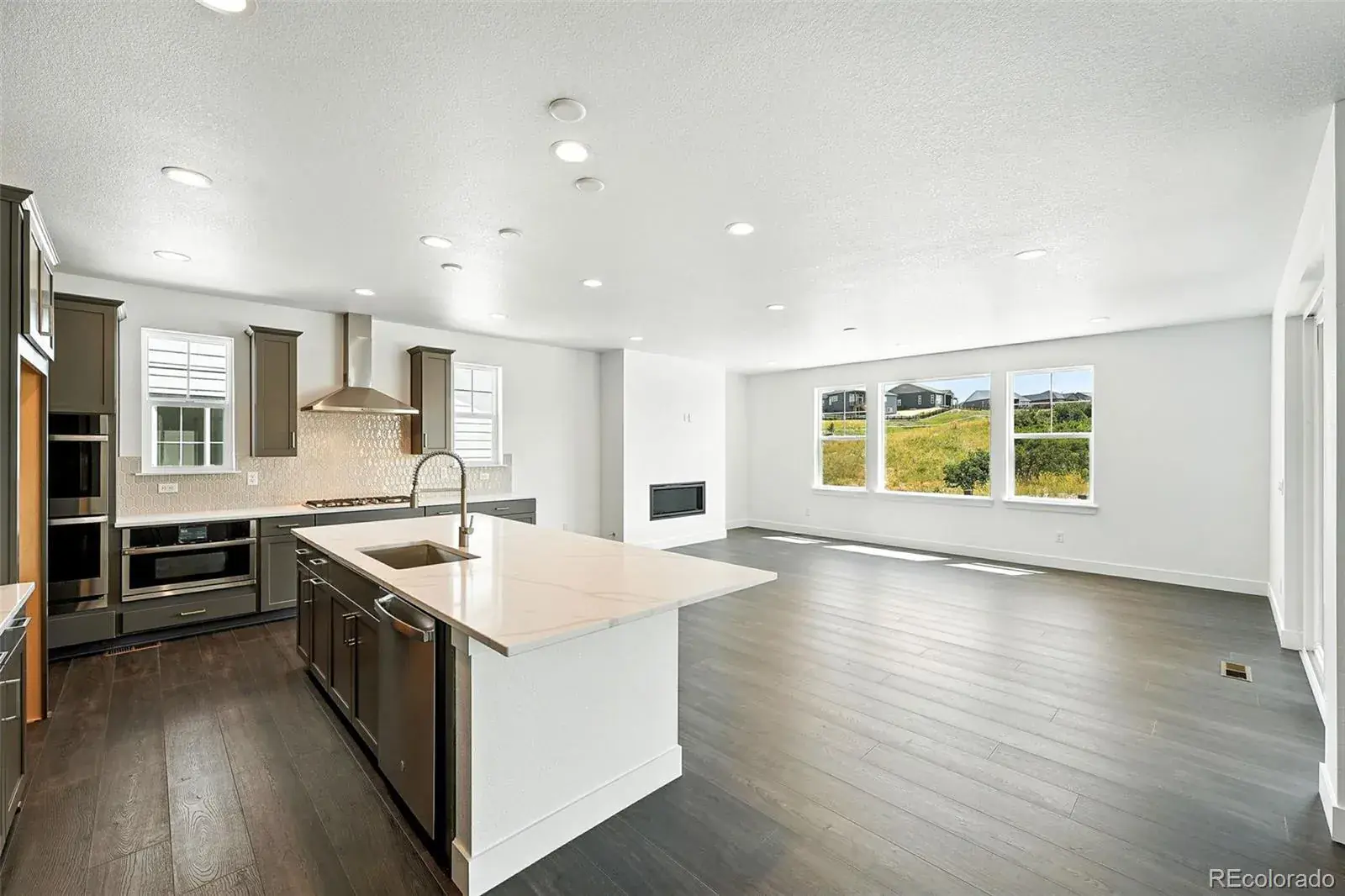 3418 Backdrop Court Castle Rock CO 80108 MLS #REC6107034 10032025011608 1600 12