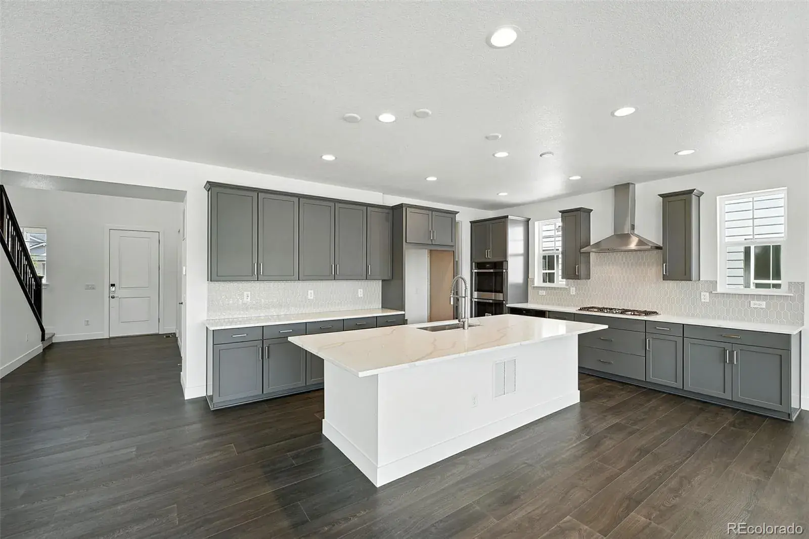 3418 Backdrop Court Castle Rock CO 80108 MLS #REC6107034 10032025011608 1600 13