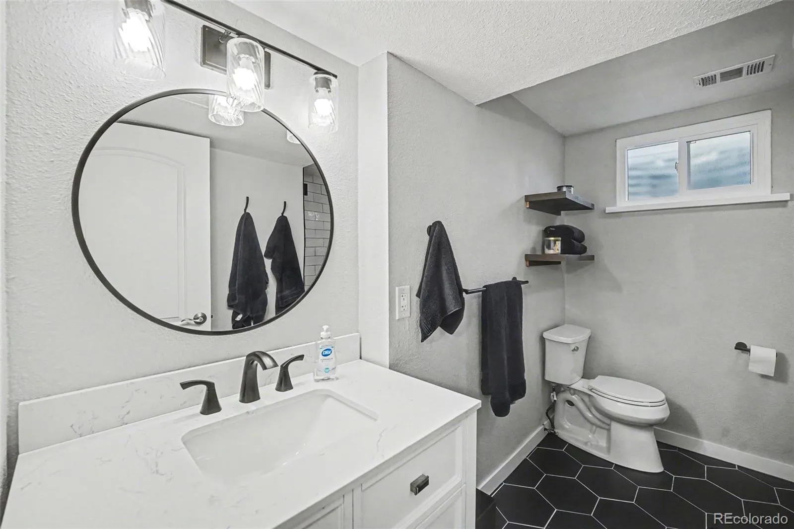 888 S Swadley Street Lakewood CO 80228 MLS #REC6108484 04232026164347 1600 19