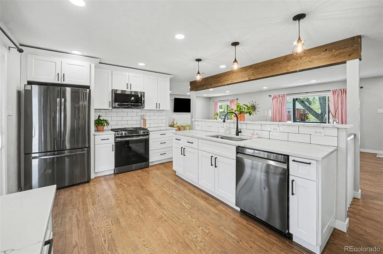 888 S Swadley Street Lakewood CO 80228 MLS #REC6108484 04232026164347 1600 5