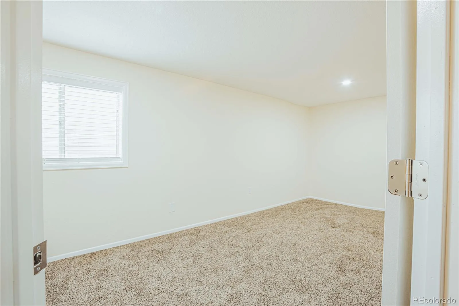 20066 E Bellewood Place Centennial CO 80015 | MLS #REC6109946 10062026231558 1600 34