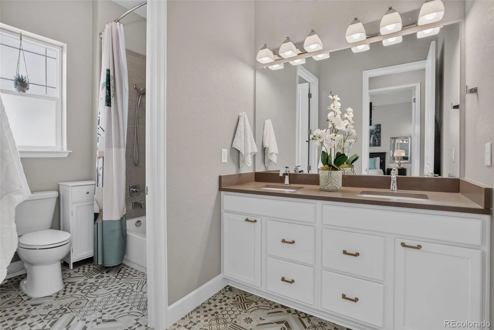 7100 S Riverwood Way Aurora CO 80016 MLS #REC6110937 07092026220220 1600 20