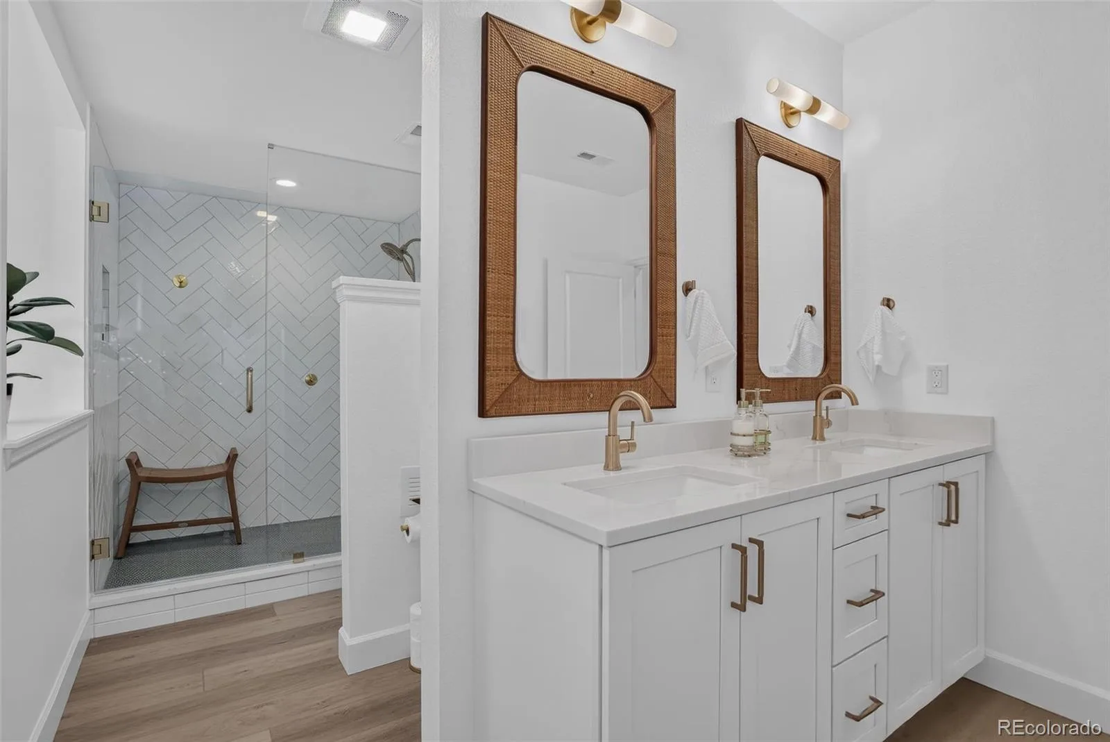 7100 S Riverwood Way Aurora CO 80016 MLS #REC6110937 07092026220220 1600 31