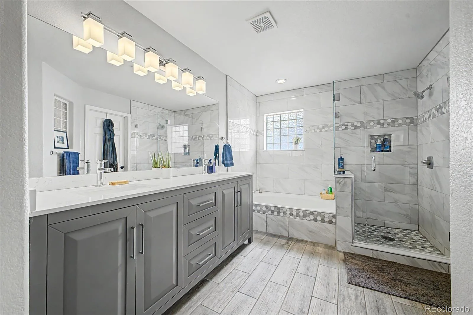 9867 E Florida Place Denver CO 80247 | MLS #REC6113907 07302026195544 1600 17