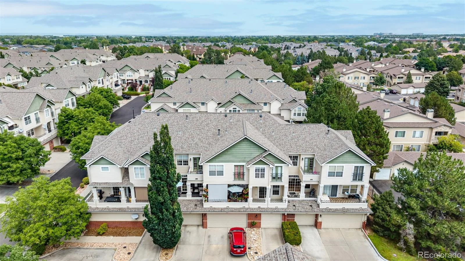 9867 E Florida Place Denver CO 80247 | MLS #REC6113907 07302026195544 1600 32