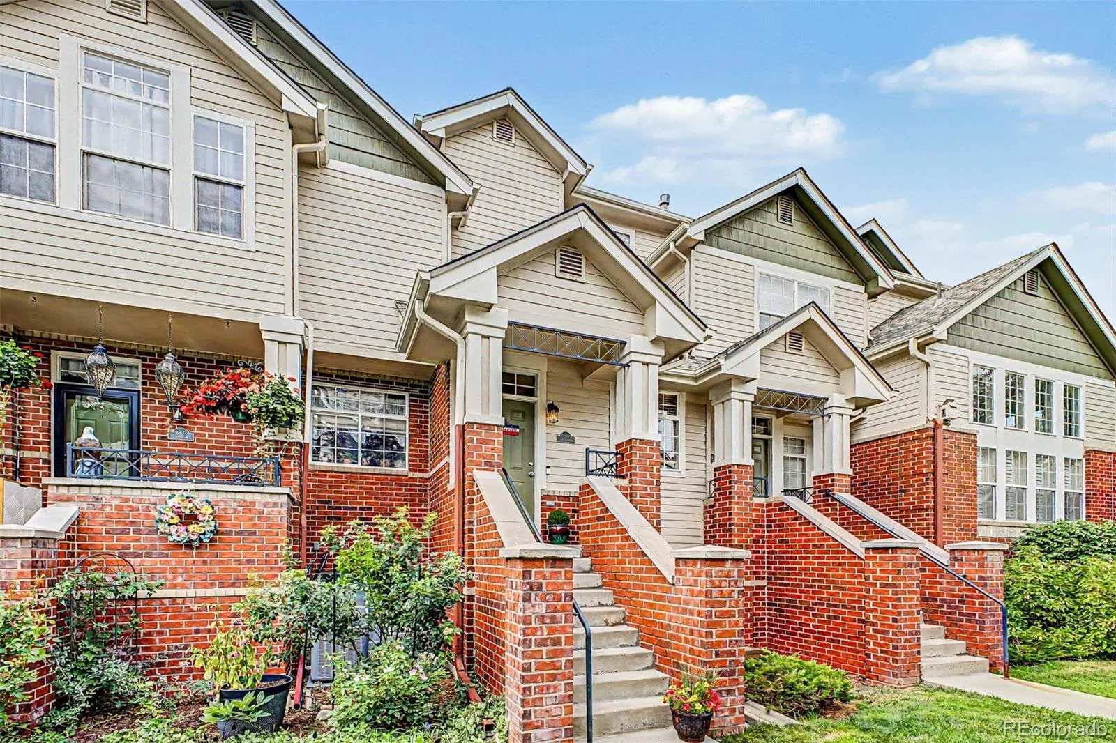 9867 E Florida Place Denver CO 80247 | MLS #REC6113907 07302026195544 1600 33
