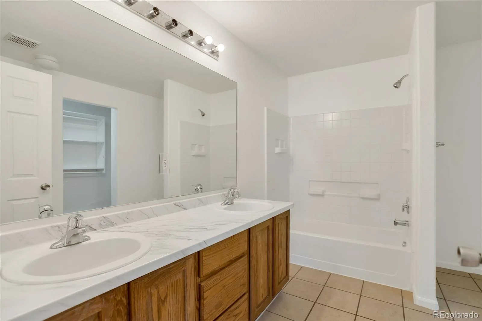 20410 E 55th Place Denver CO 80249 | MLS #REC6116577 07282026182917 1600 21