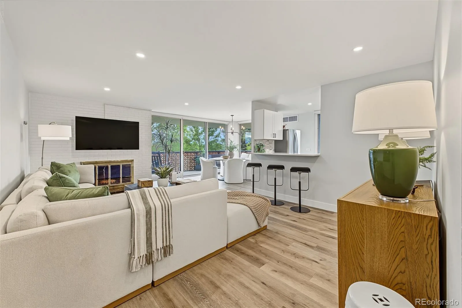 4570 E Yale Avenue #301 Denver CO 80222 | MLS #REC6120582 09302026044836 1600 2