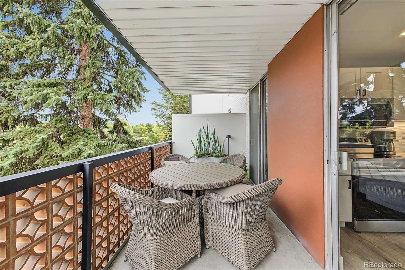 4570 E Yale Avenue #301 Denver CO 80222 | MLS #REC6120582 09302026044836 1600 23