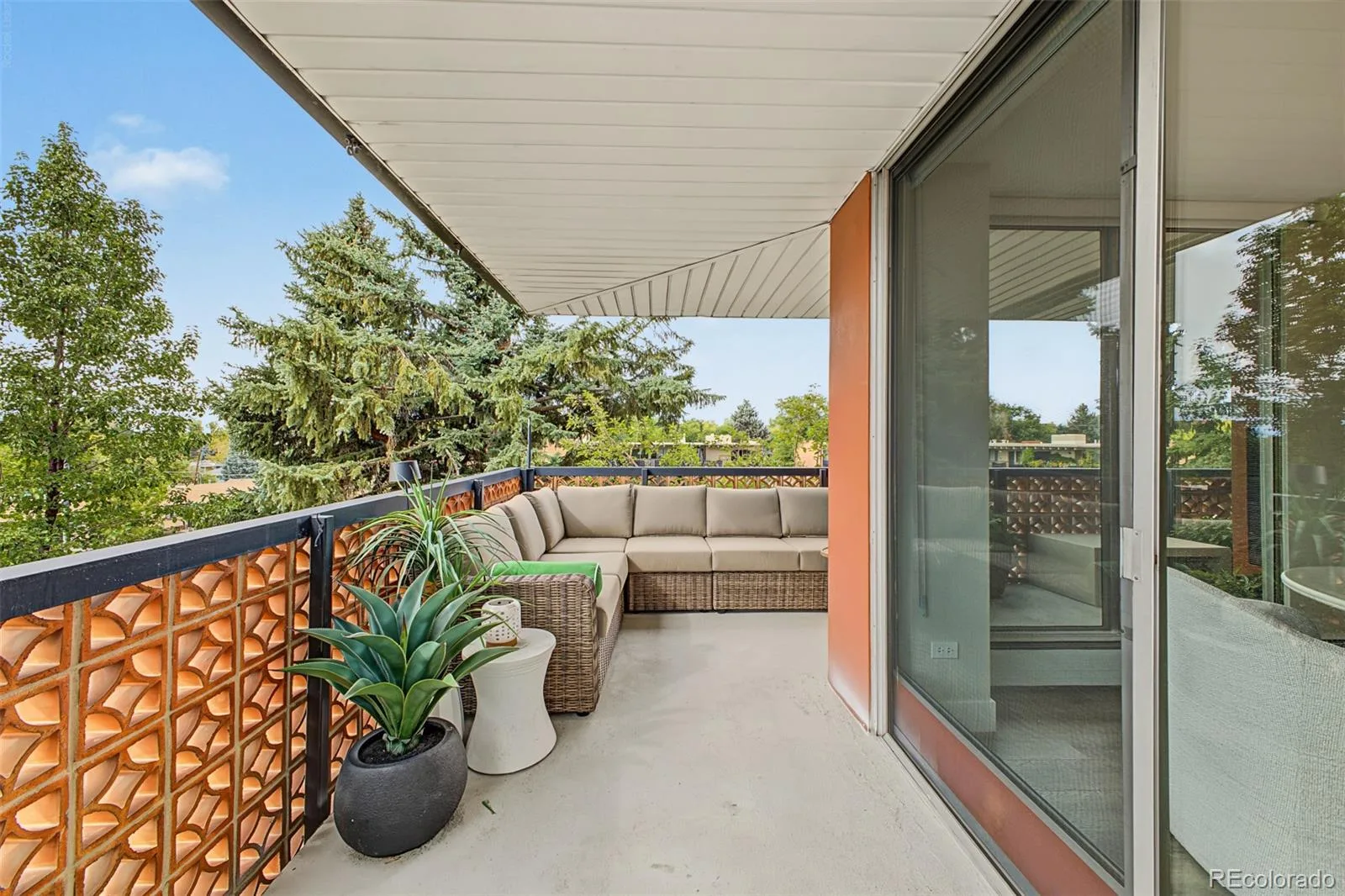 4570 E Yale Avenue #301 Denver CO 80222 | MLS #REC6120582 09302026044836 1600 28