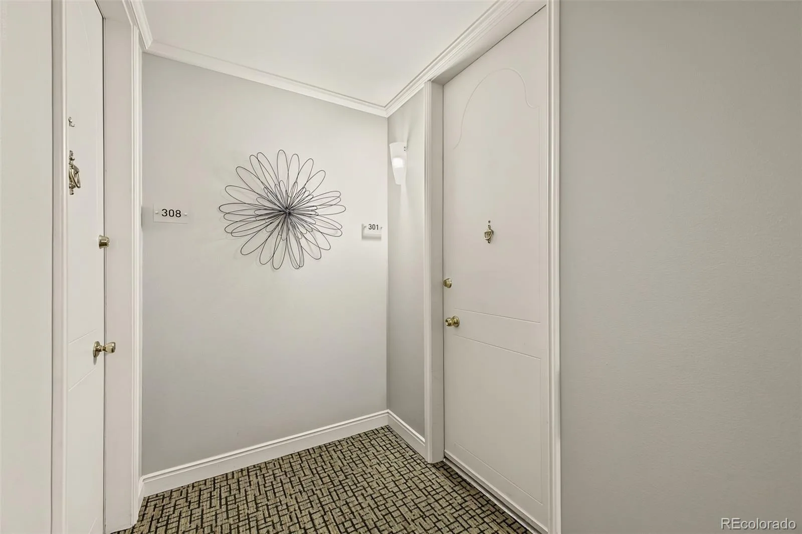 4570 E Yale Avenue #301 Denver CO 80222 | MLS #REC6120582 09302026044836 1600 29