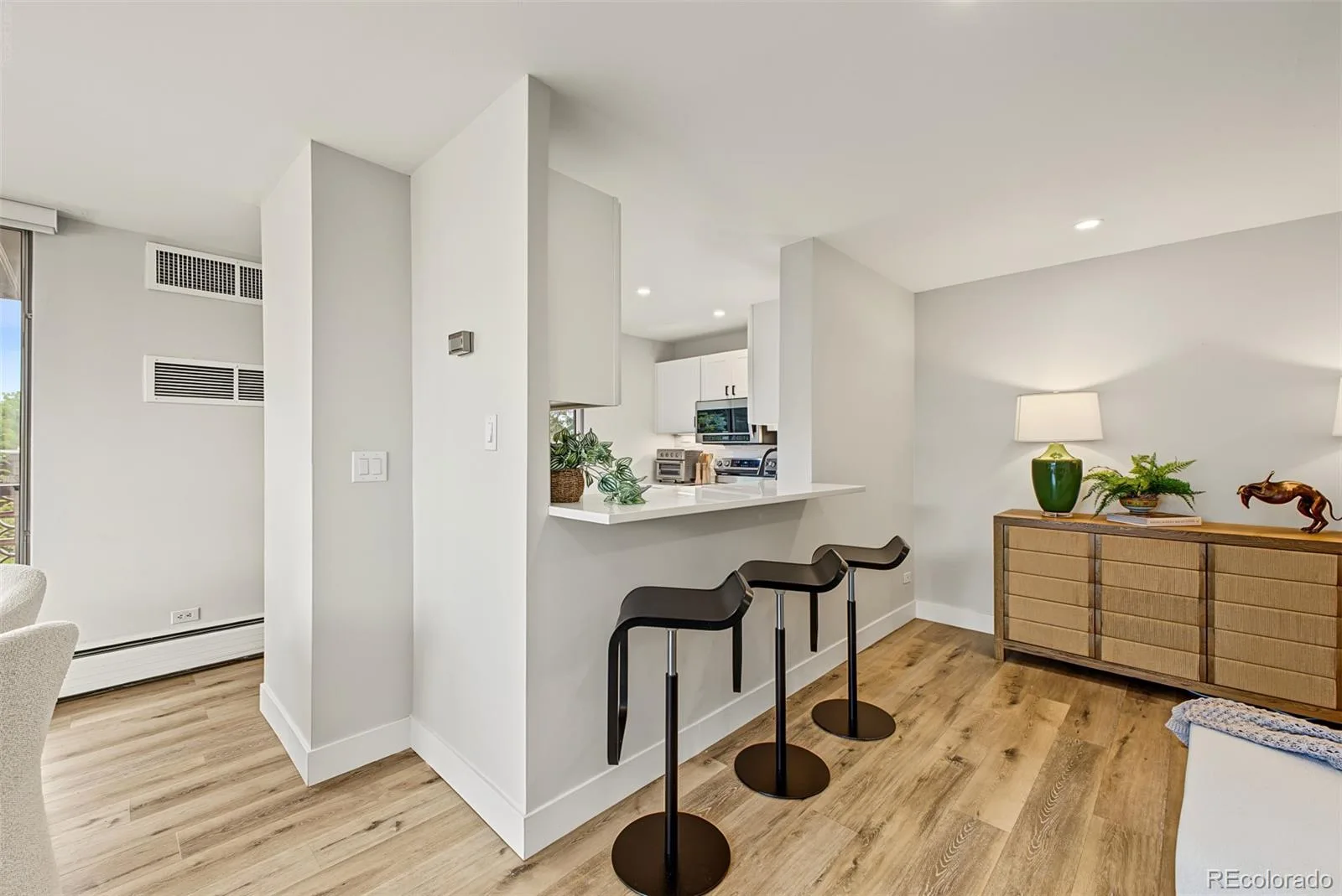 4570 E Yale Avenue #301 Denver CO 80222 | MLS #REC6120582 09302026044836 1600 7