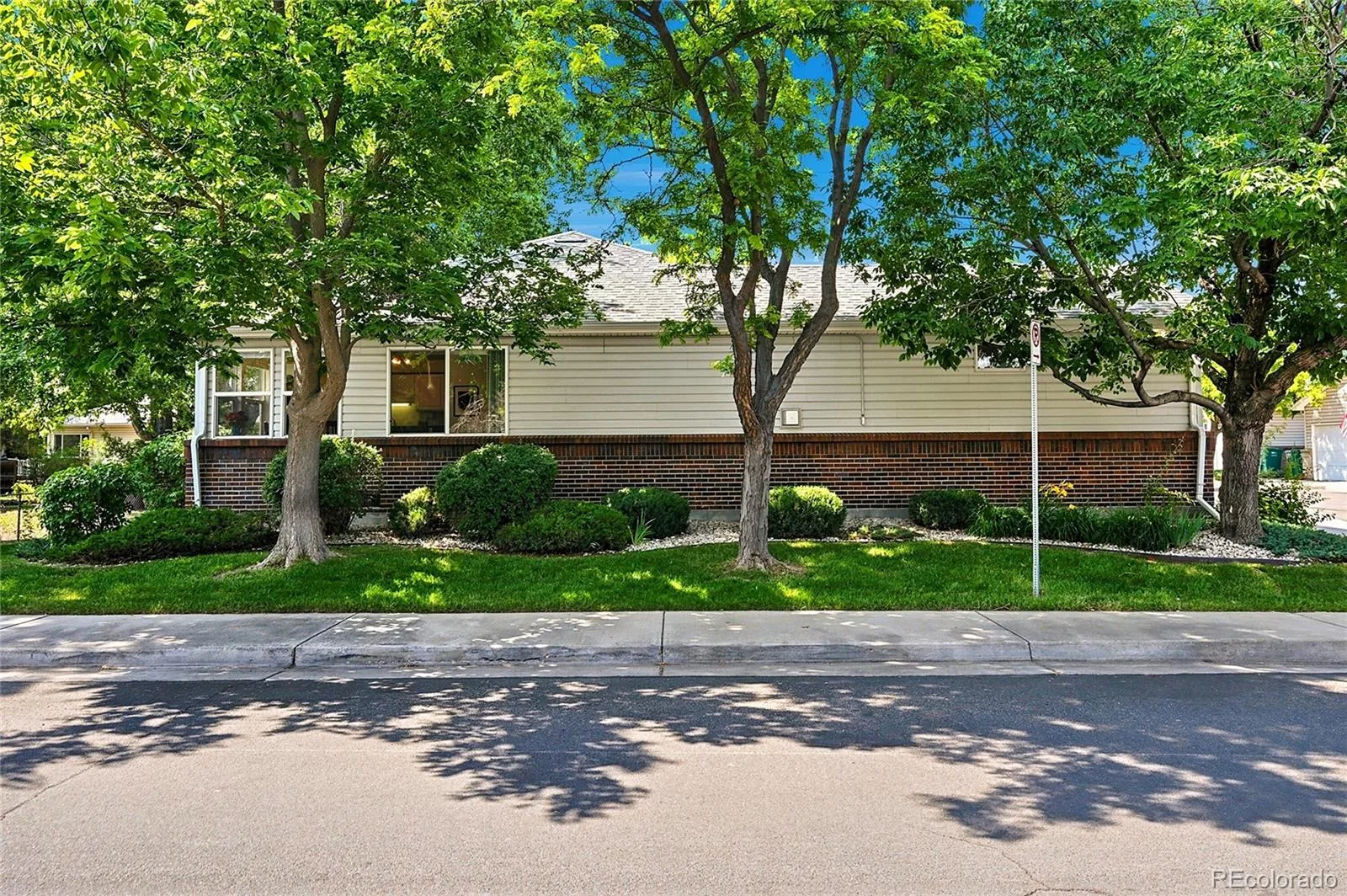 2206 S Iola Street Aurora CO 80014 MLS #REC6120891 06262026024102 1600 27