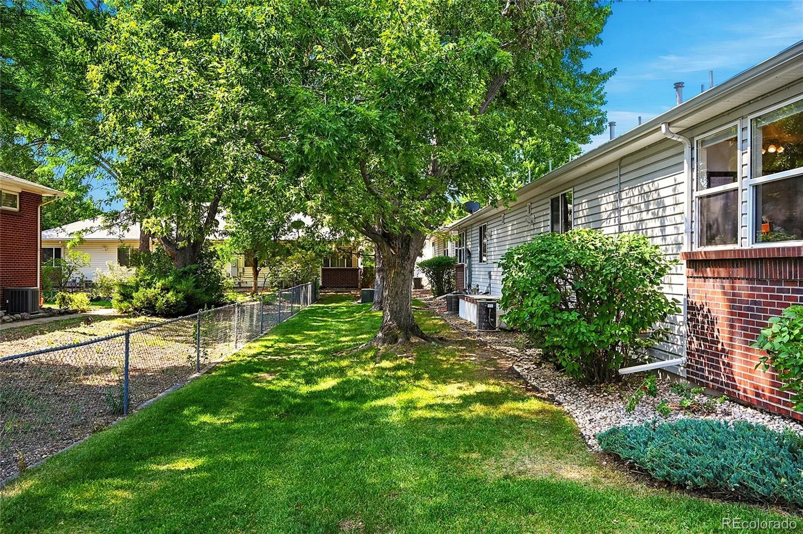 2206 S Iola Street Aurora CO 80014 MLS #REC6120891 06262026024102 1600 29