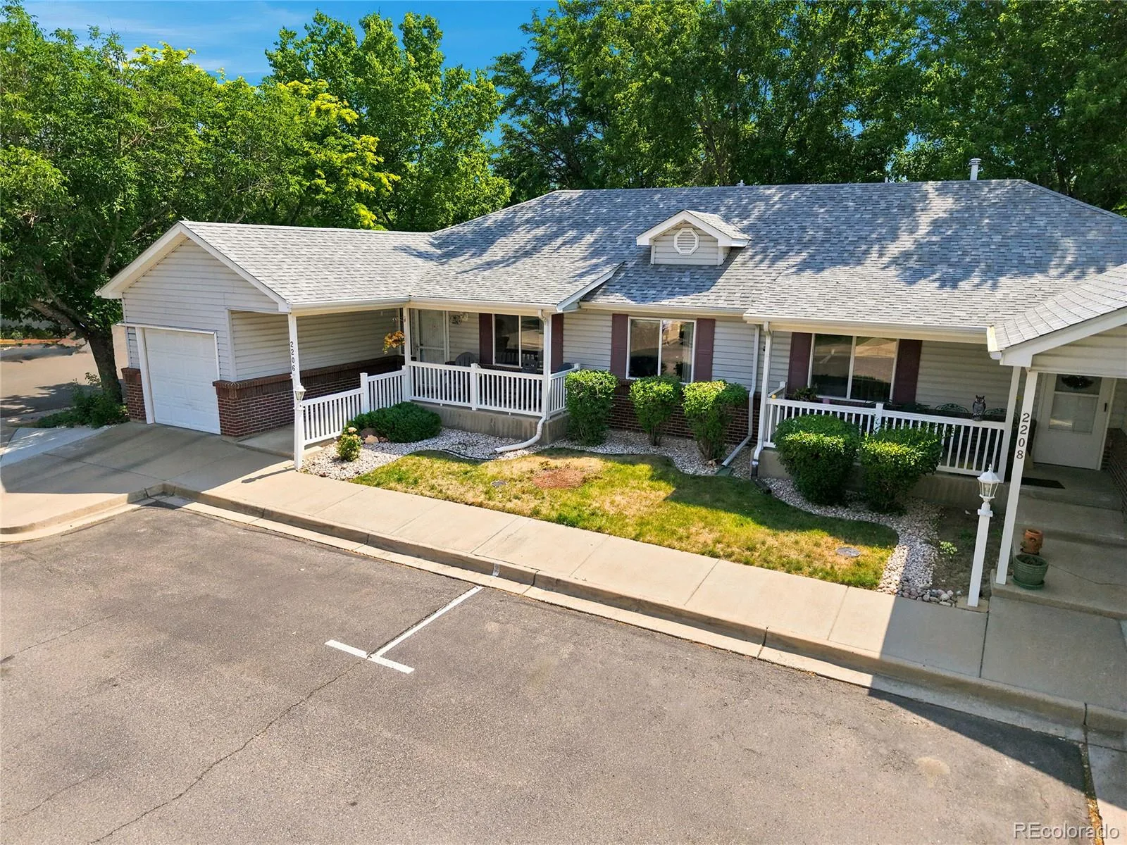 2206 S Iola Street Aurora CO 80014 MLS #REC6120891 06262026024102 1600 33