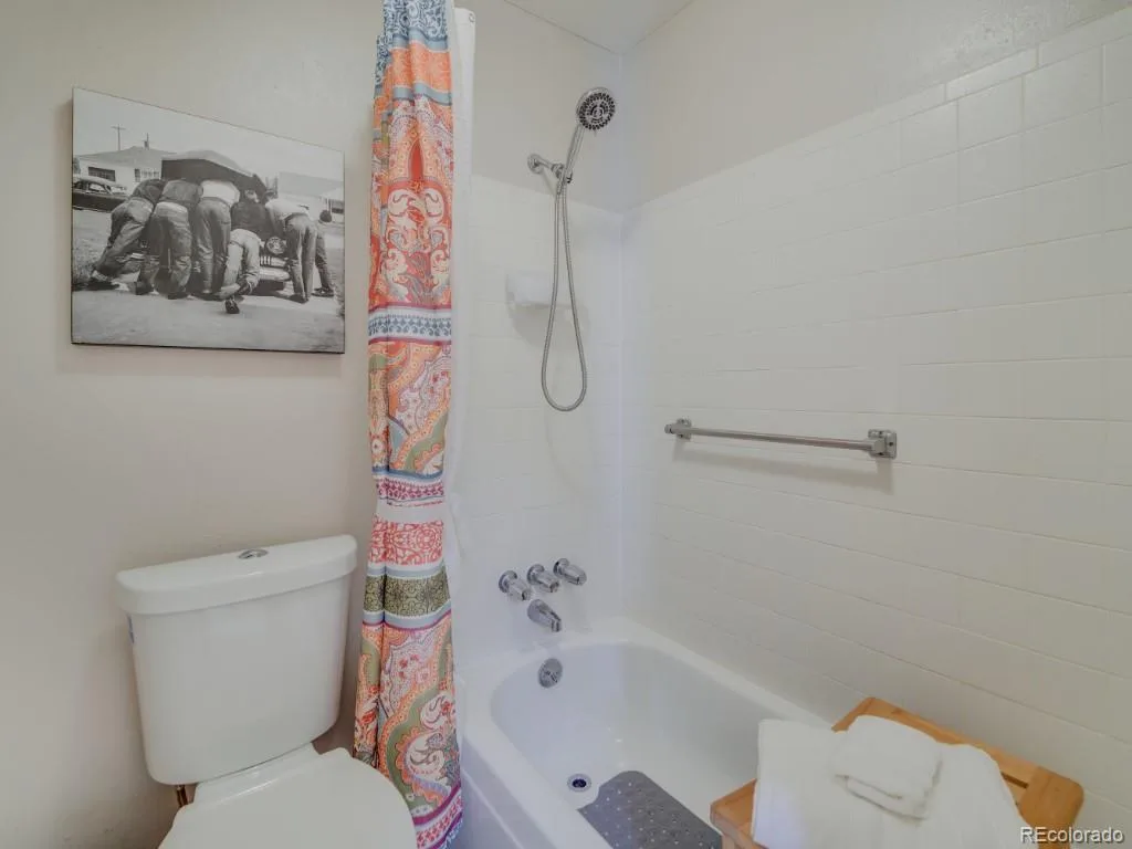 6566 S Ammons Court Littleton CO 80123 | MLS #REC6121199 07172026164527 1024 24