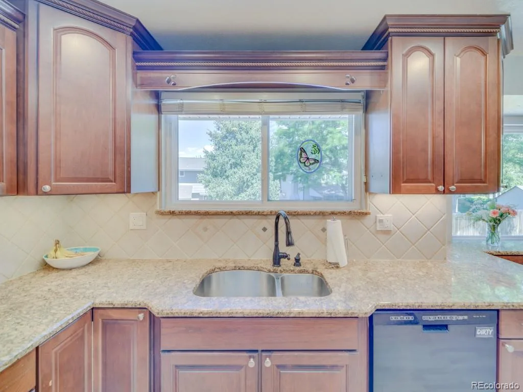 6566 S Ammons Court Littleton CO 80123 | MLS #REC6121199 07172026164527 1024 5