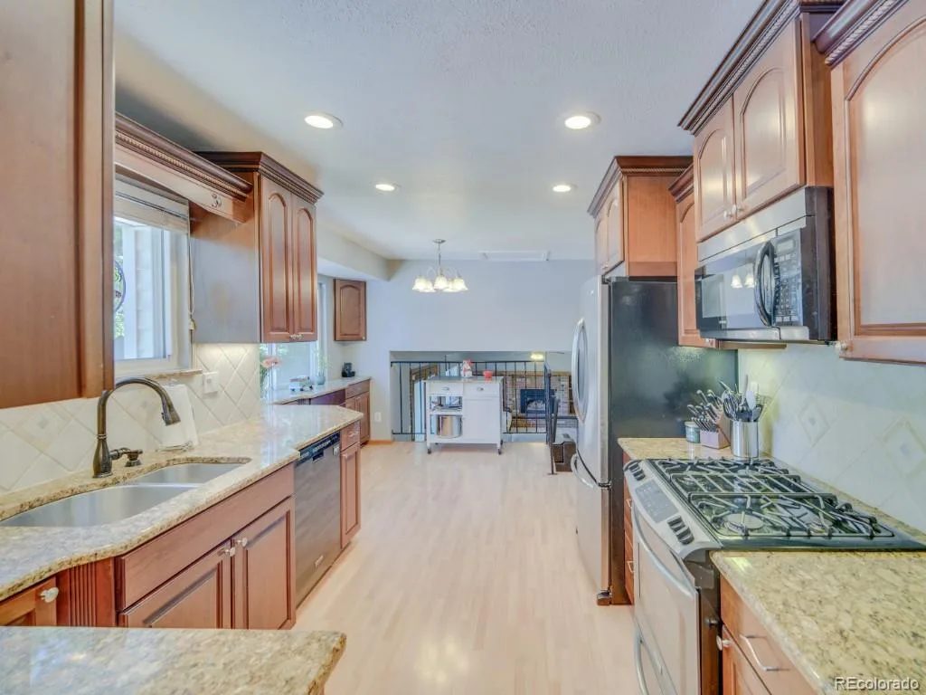 6566 S Ammons Court Littleton CO 80123 | MLS #REC6121199 07172026164527 1024 9
