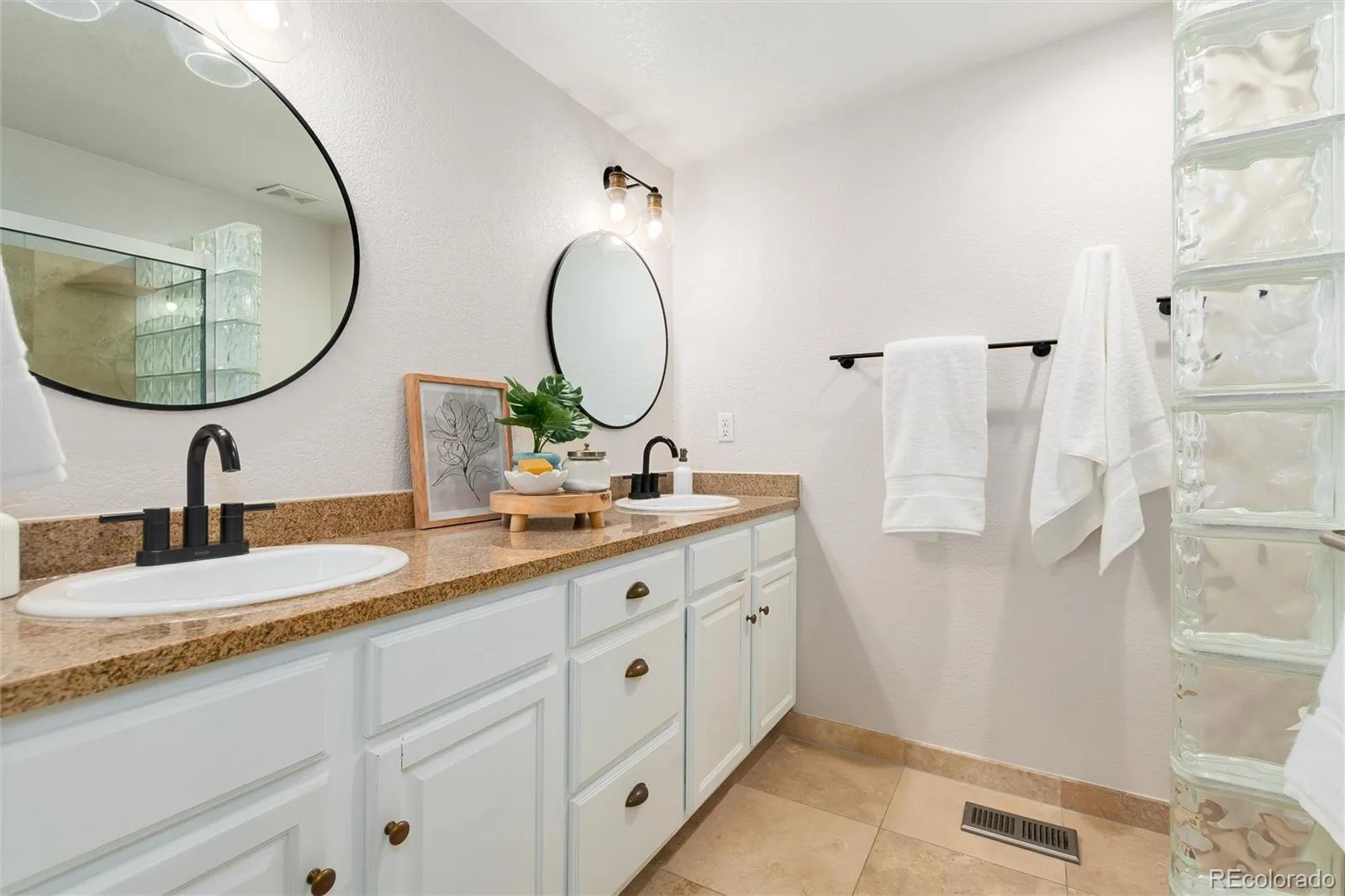 9805 W 35th Avenue Wheat Ridge CO 80033 | MLS #REC6121328 08022026023918 1600 29