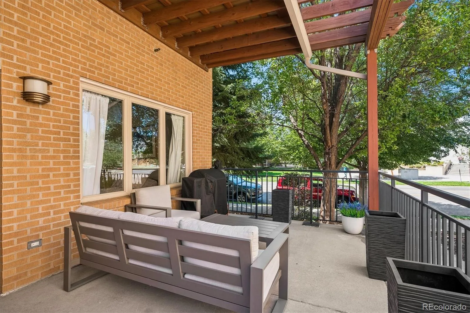 220 Roslyn Street #701 Denver CO 80230 | MLS #REC6126137 07242026201439 1600 14