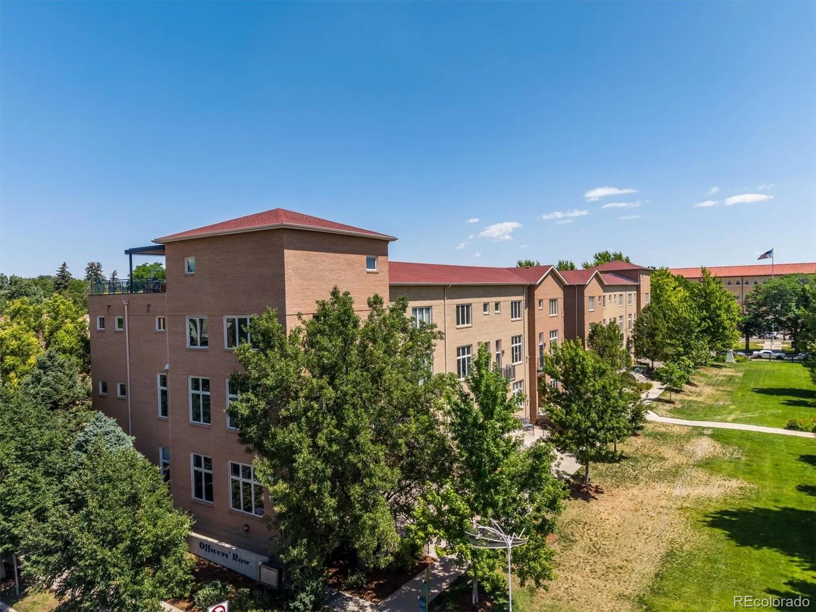 220 Roslyn Street #701 Denver CO 80230 | MLS #REC6126137 07242026201439 1600 15