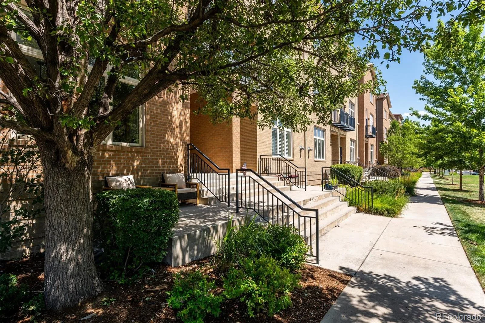 220 Roslyn Street #701 Denver CO 80230 | MLS #REC6126137 07242026201439 1600 4