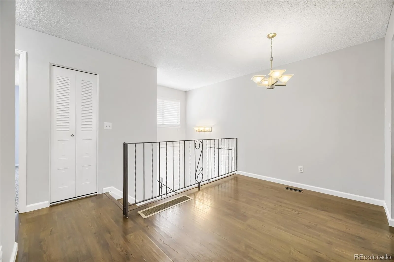 04092026023946 1600 4