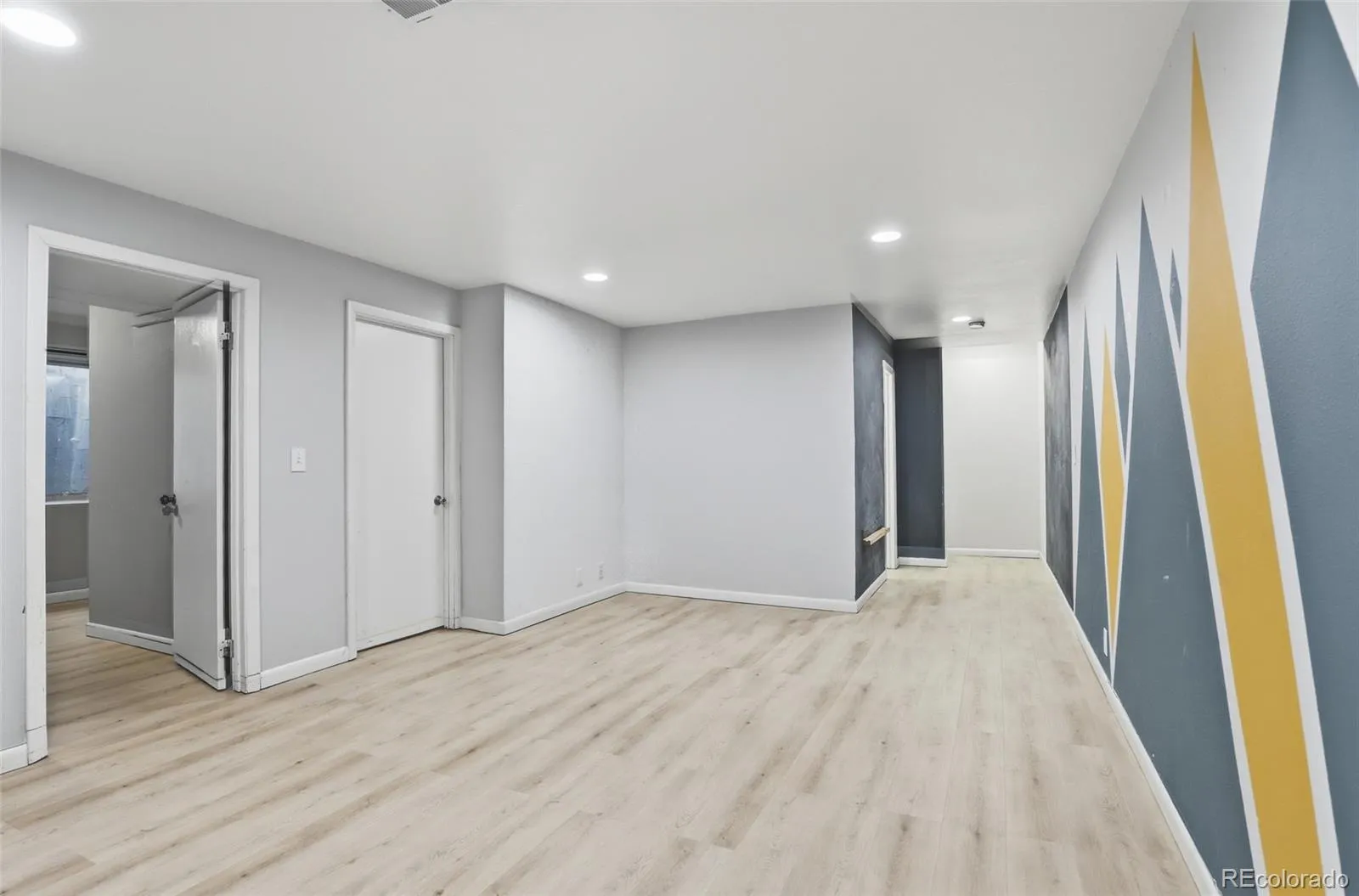 5716 S Lisbon Way Centennial CO 80015 MLS #REC6130714 05072026155009 1600 11