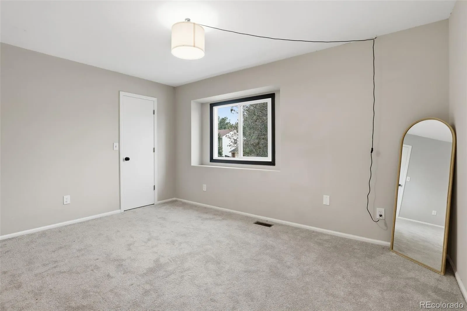 5716 S Lisbon Way Centennial CO 80015 MLS #REC6130714 05072026155009 1600 16