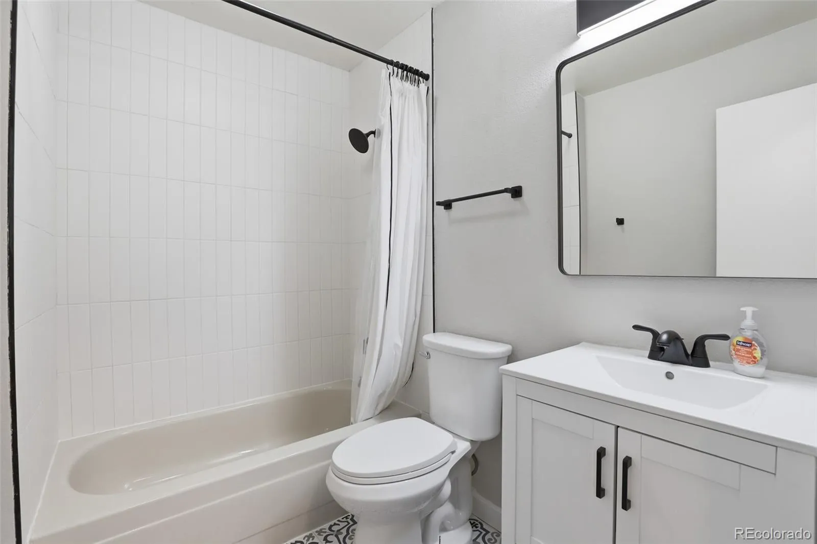 5716 S Lisbon Way Centennial CO 80015 MLS #REC6130714 05072026155009 1600 17