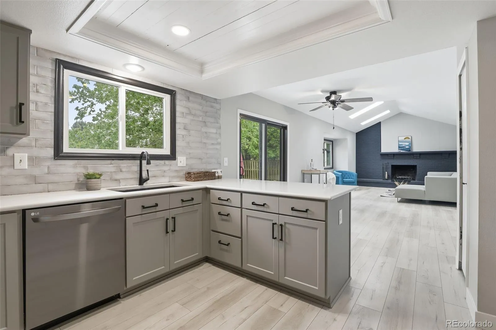 5716 S Lisbon Way Centennial CO 80015 MLS #REC6130714 05072026155009 1600 30