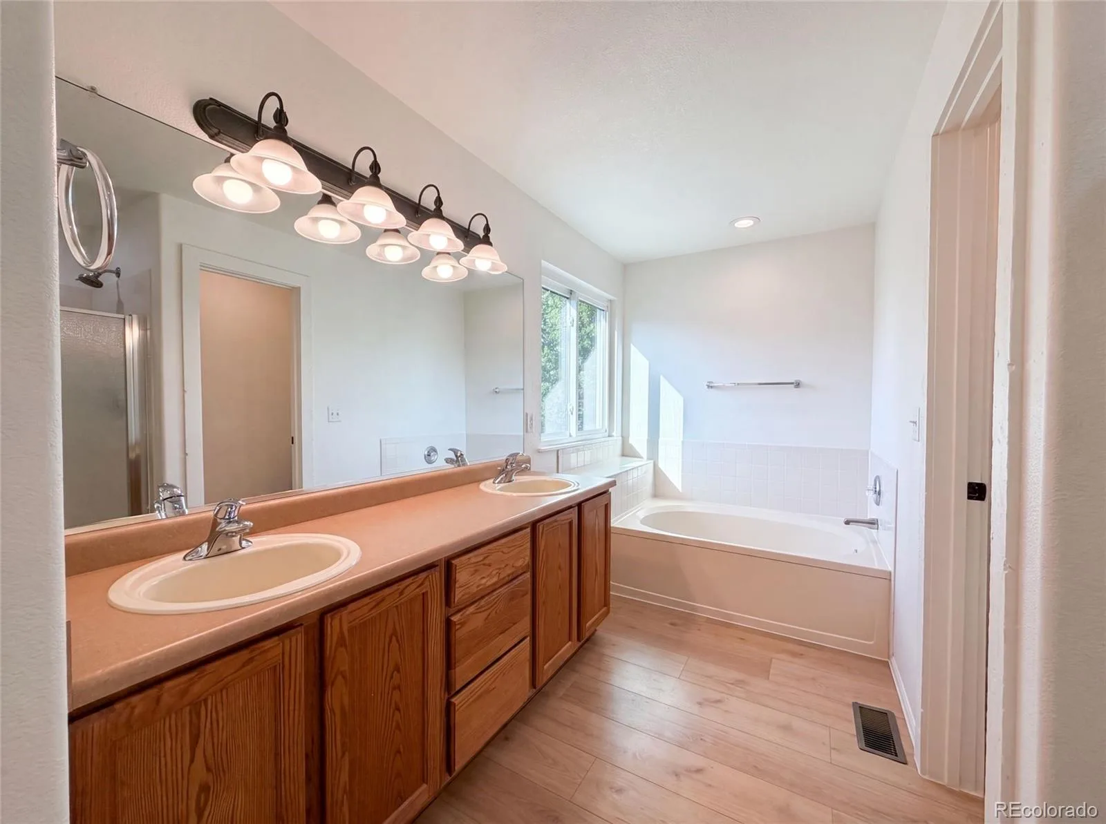 10562 Falcon Street Longmont CO 80504 | MLS #REC6132940 07202026151441 1600 28