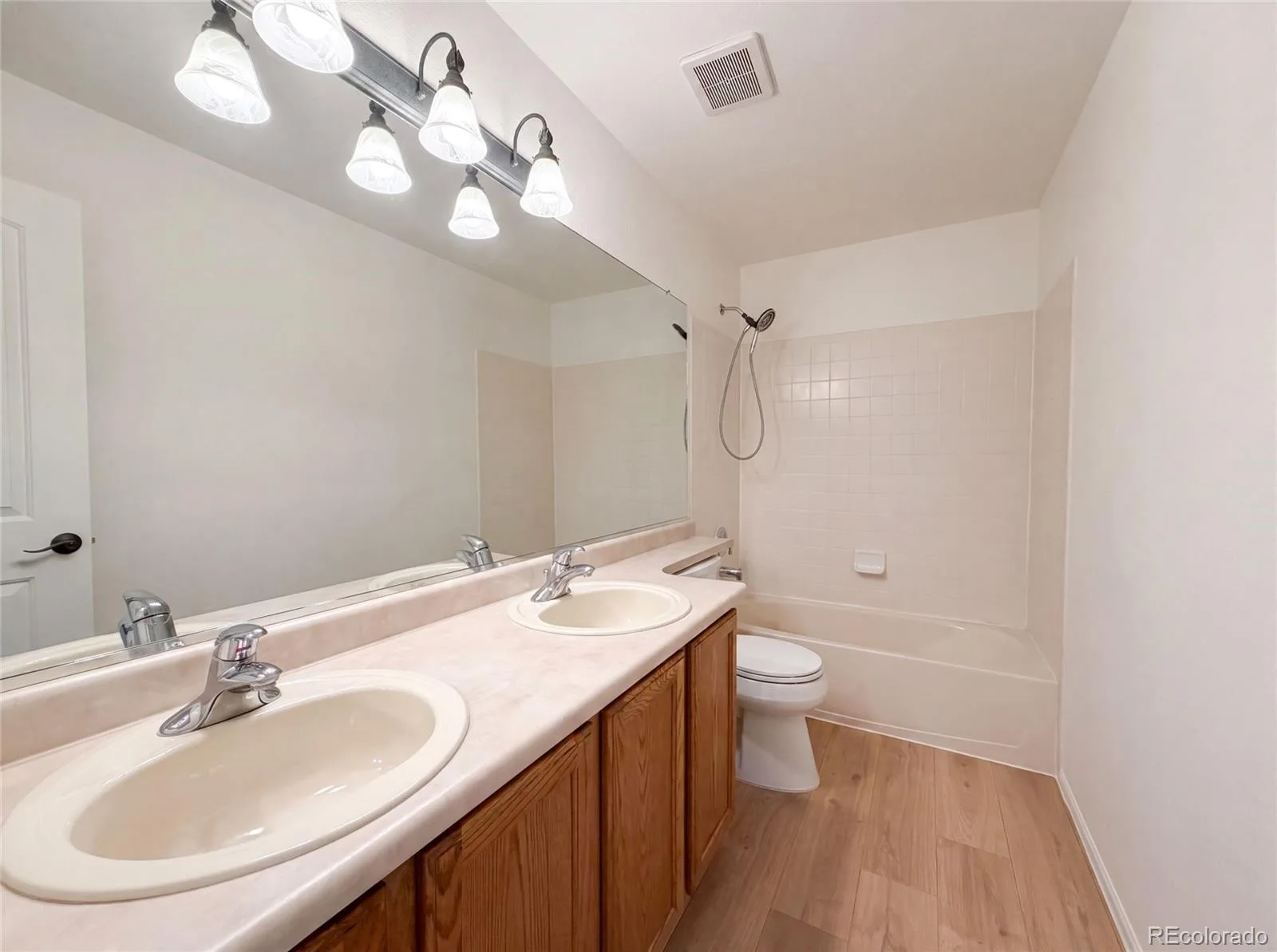 10562 Falcon Street Longmont CO 80504 | MLS #REC6132940 07202026151441 1600 31
