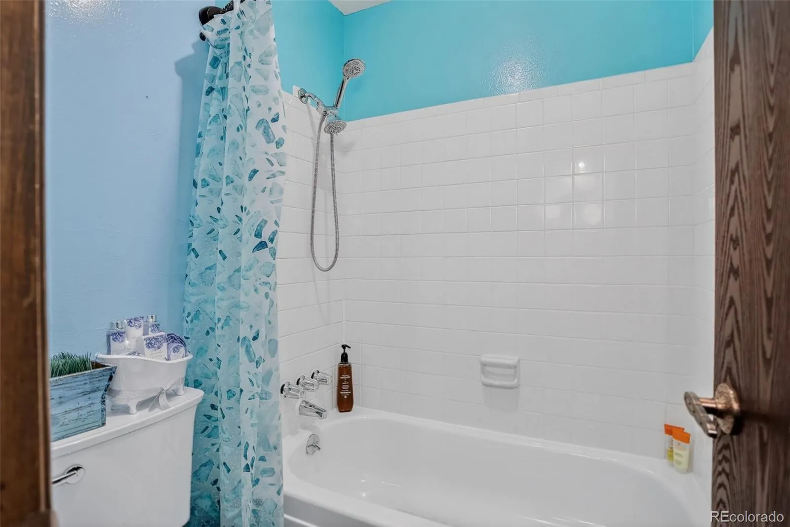 7724 Parfet Street Arvada CO 80005 MLS #REC6134754 05152026200224 1600 32