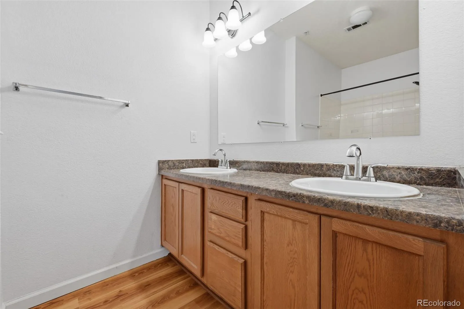 4451 S Ammons Street #108 #5 Littleton CO 80123 | MLS #REC6135501 07252026161445 1600 21
