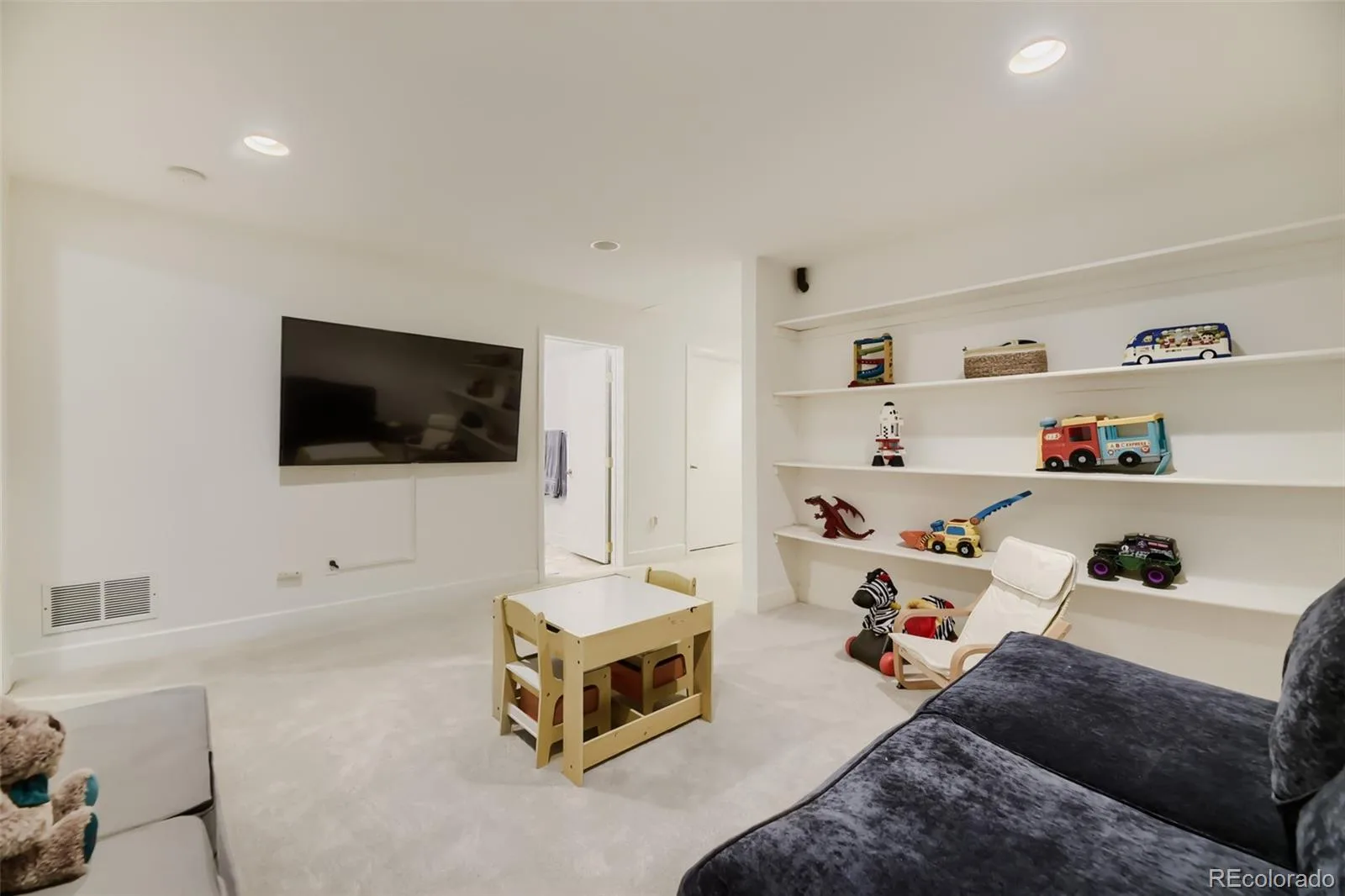 12469 E Harvard Drive Aurora CO 80014 | MLS #REC6136469 08052026132409 1600 19