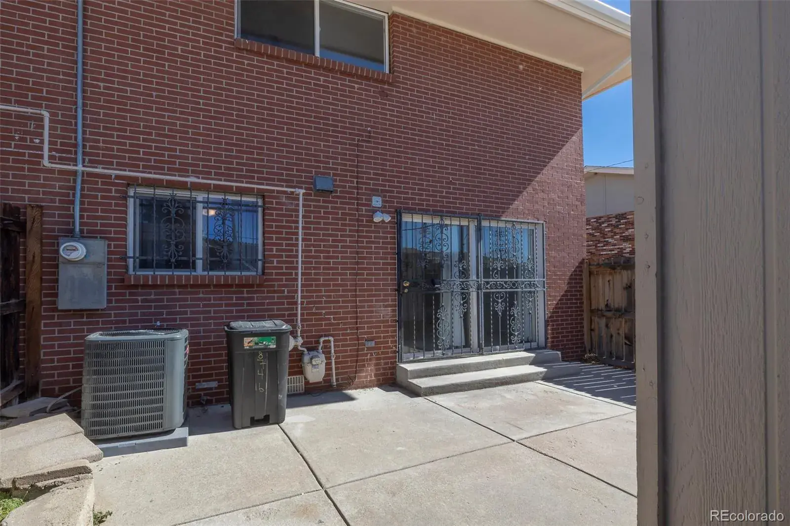 8746 Mariposa Street Thornton CO 80260 MLS #REC6138271 11202025000721 1600 19