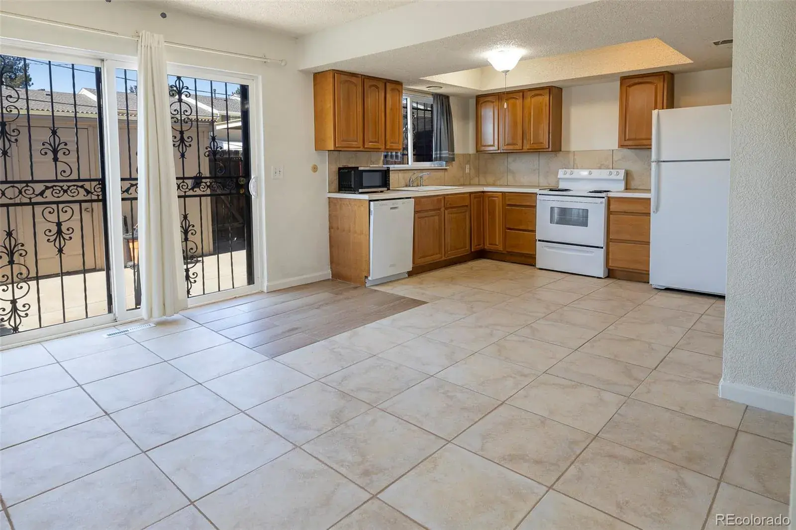 8746 Mariposa Street Thornton CO 80260 MLS #REC6138271 11202025000721 1600 7