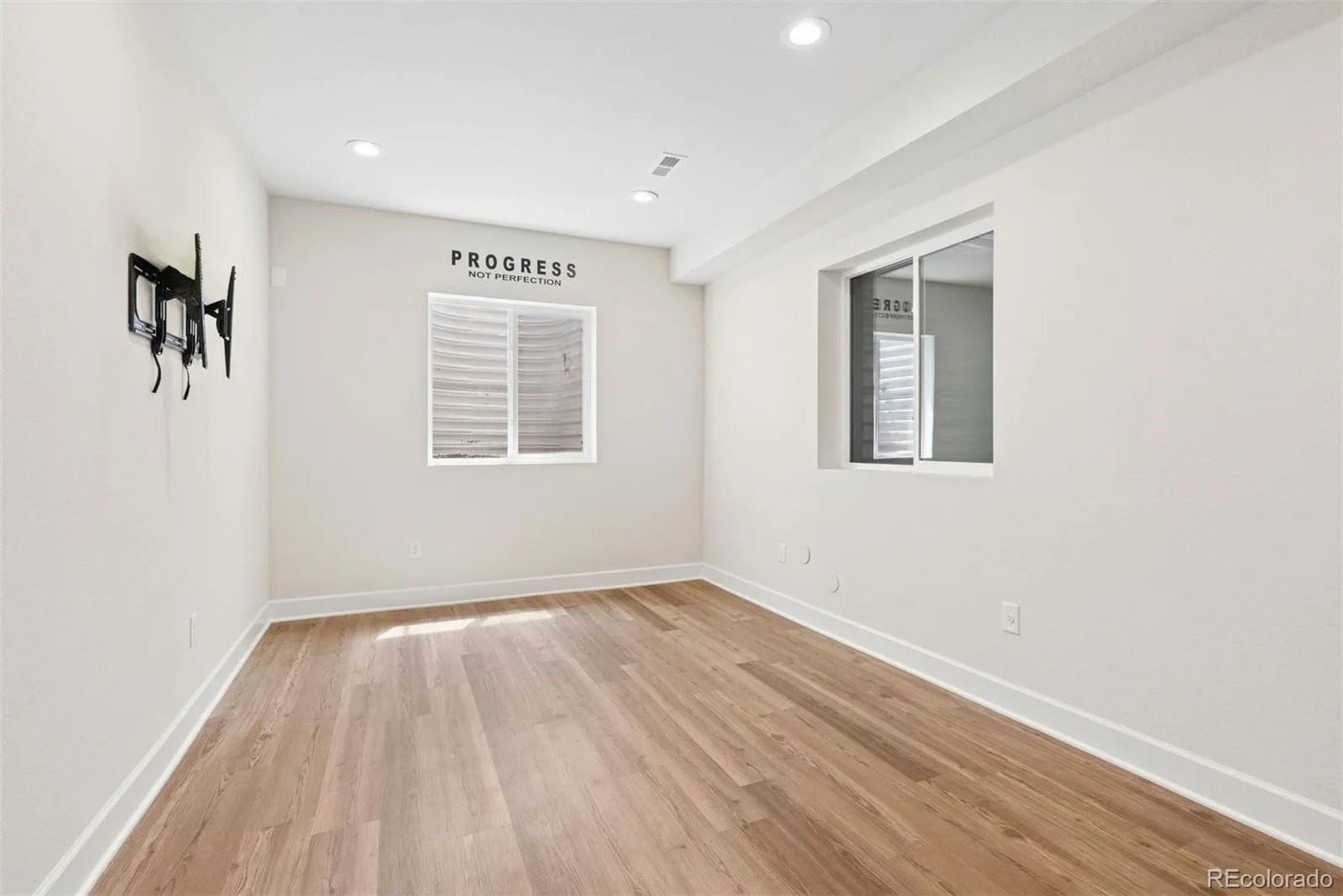 6405 S Harvest Street Aurora CO 80016 | MLS #REC6138908 08062026225524 1600 31