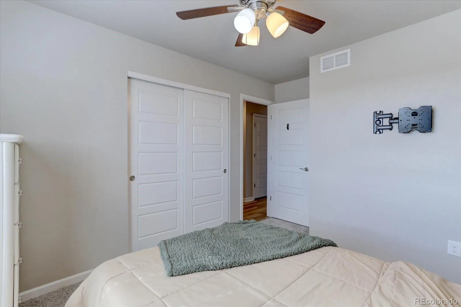 1958 Villageview Lane Castle Rock CO 80104 | MLS #REC6140459 06112026203807 1600 19