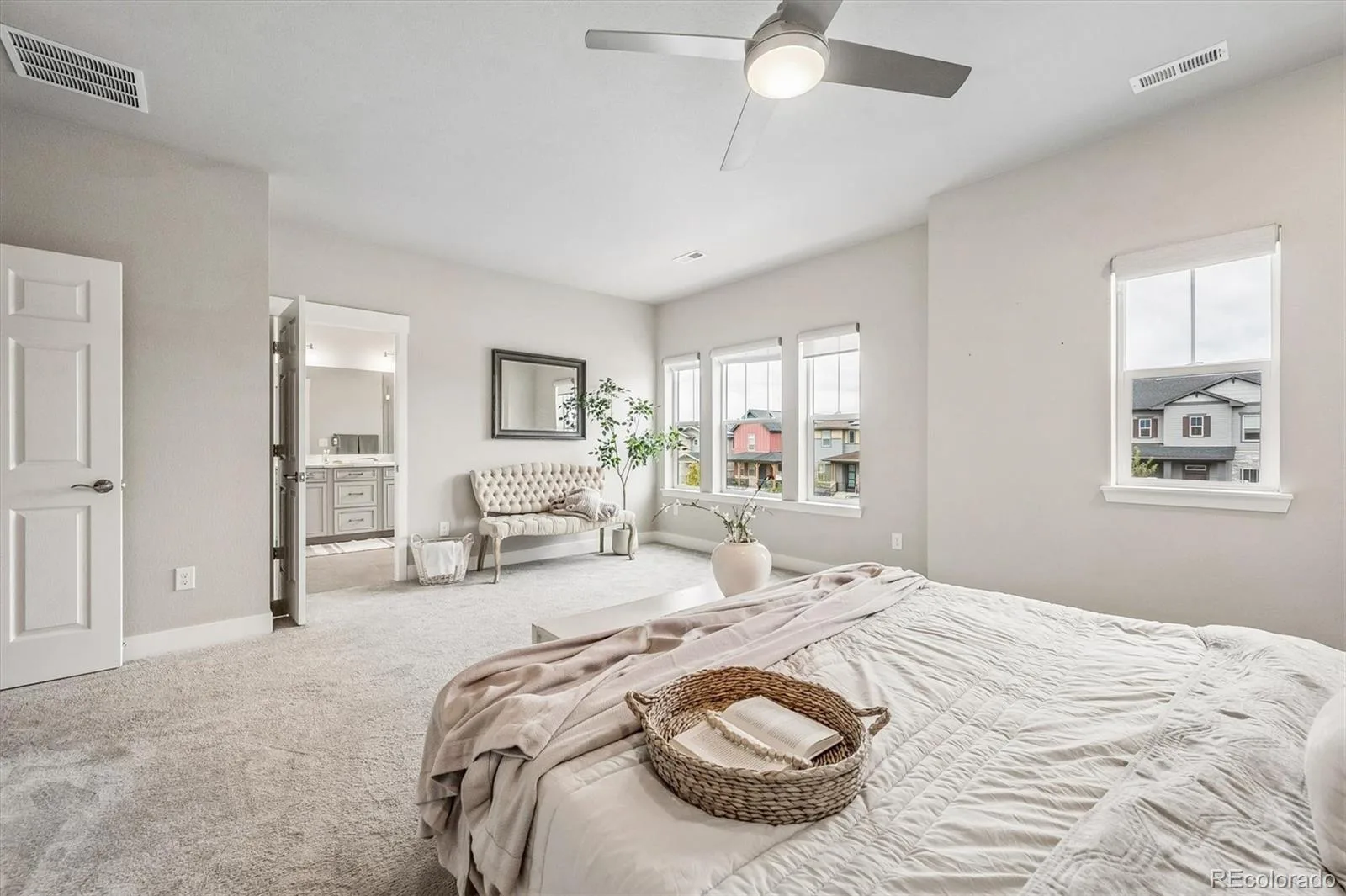 21492 E 60th Avenue Aurora CO 80019 | MLS #REC6141821 10162026225639 1600 22