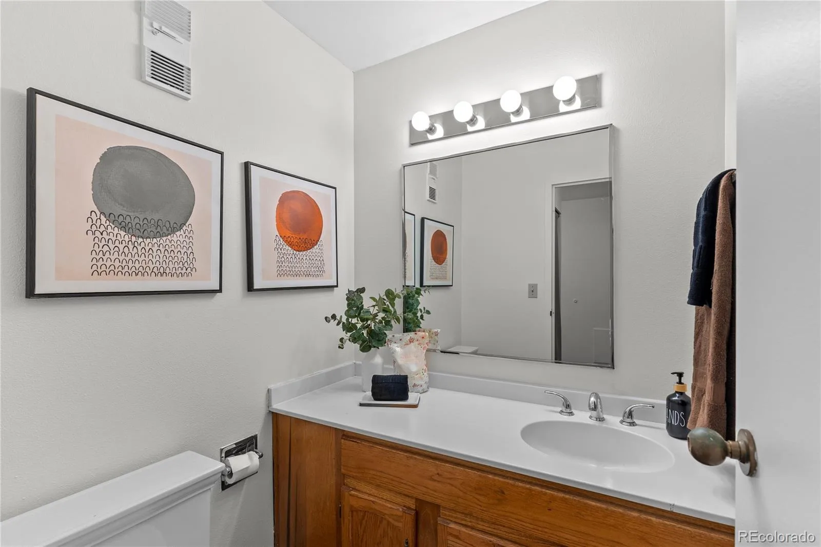 1625 Larimer Street #2104 Denver CO 80202 | MLS #REC6145899 08112026210106 1600 33