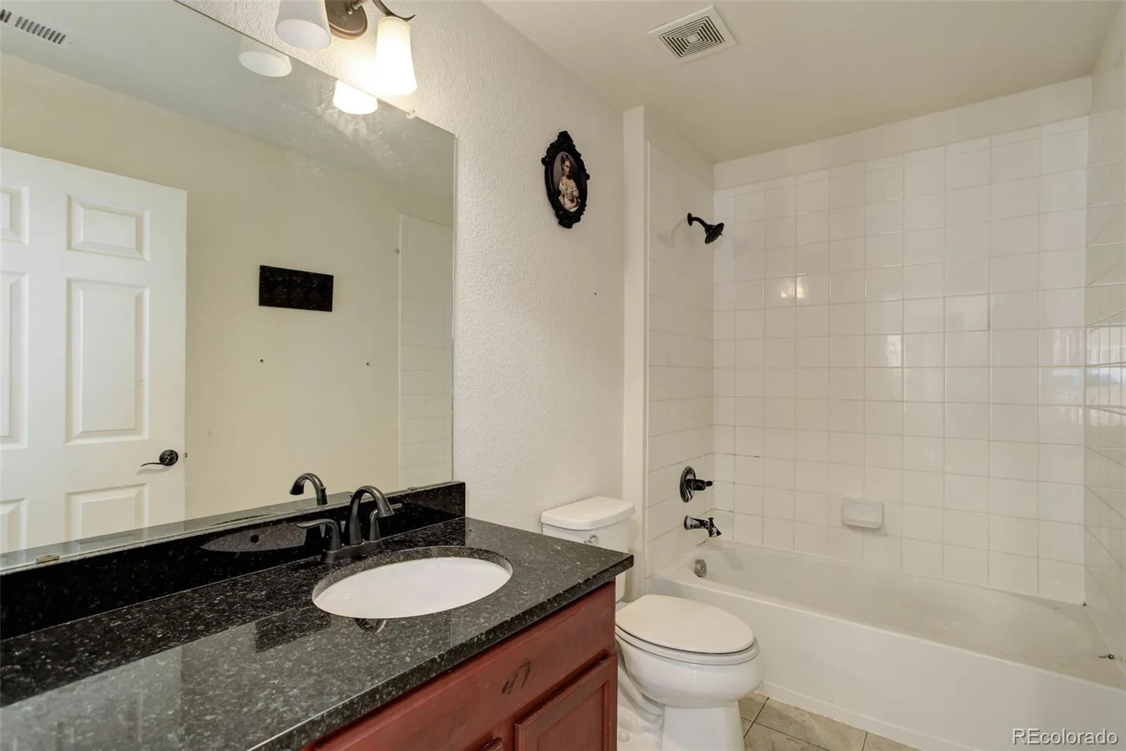15165 E 16th Place #201 Aurora CO 80011 MLS #REC6150590 04052026182505 1600 21