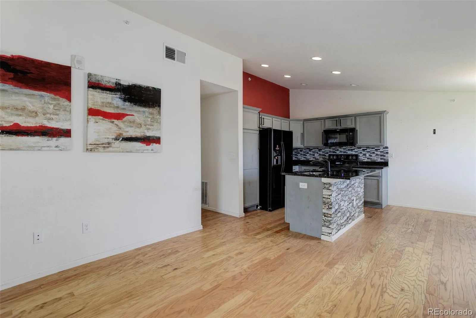 15165 E 16th Place #201 Aurora CO 80011 MLS #REC6150590 04052026182505 1600 9