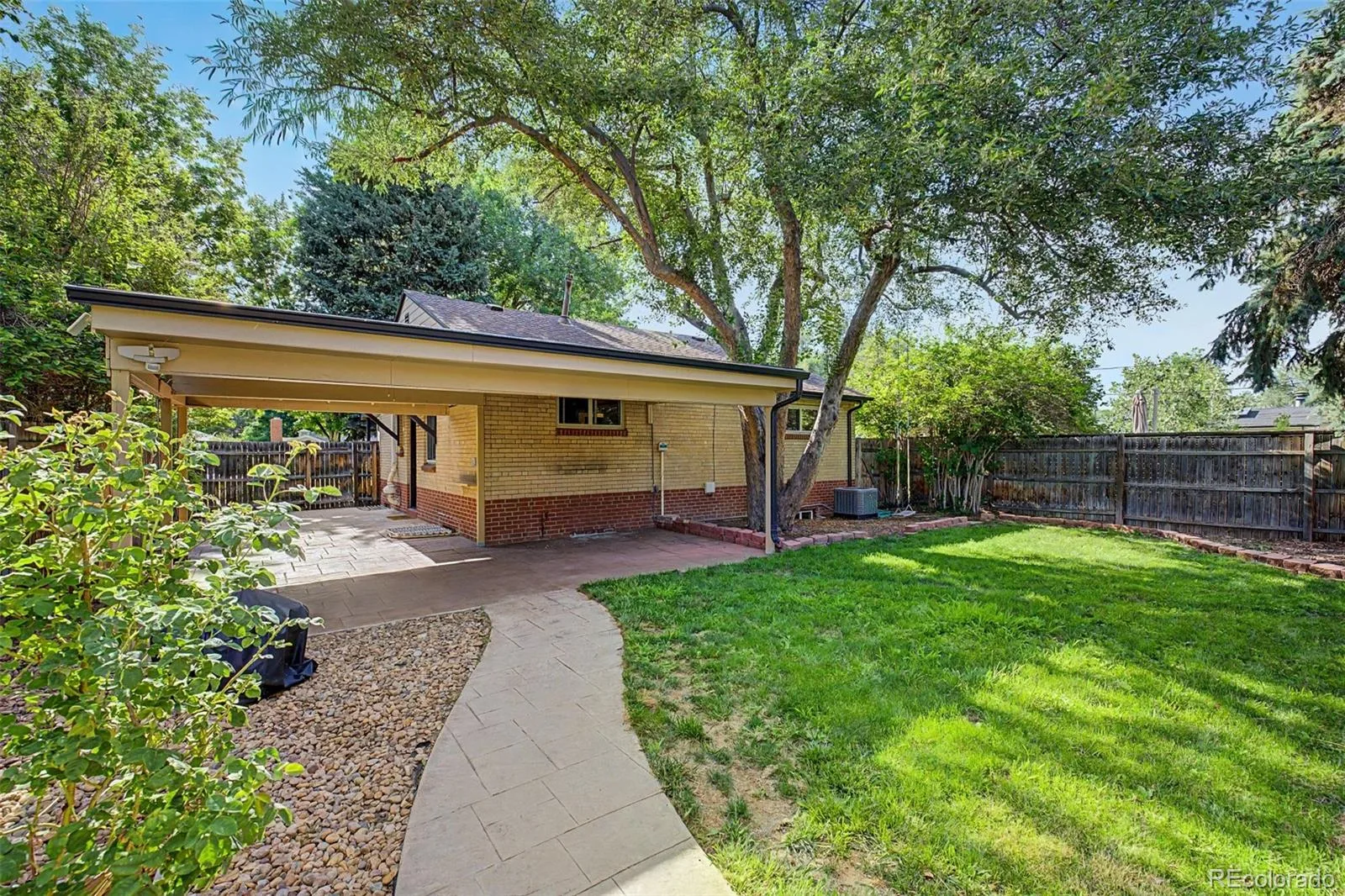 2960 S Corona Street Englewood CO 80113 | MLS #REC6150877 07172026154045 1600 37