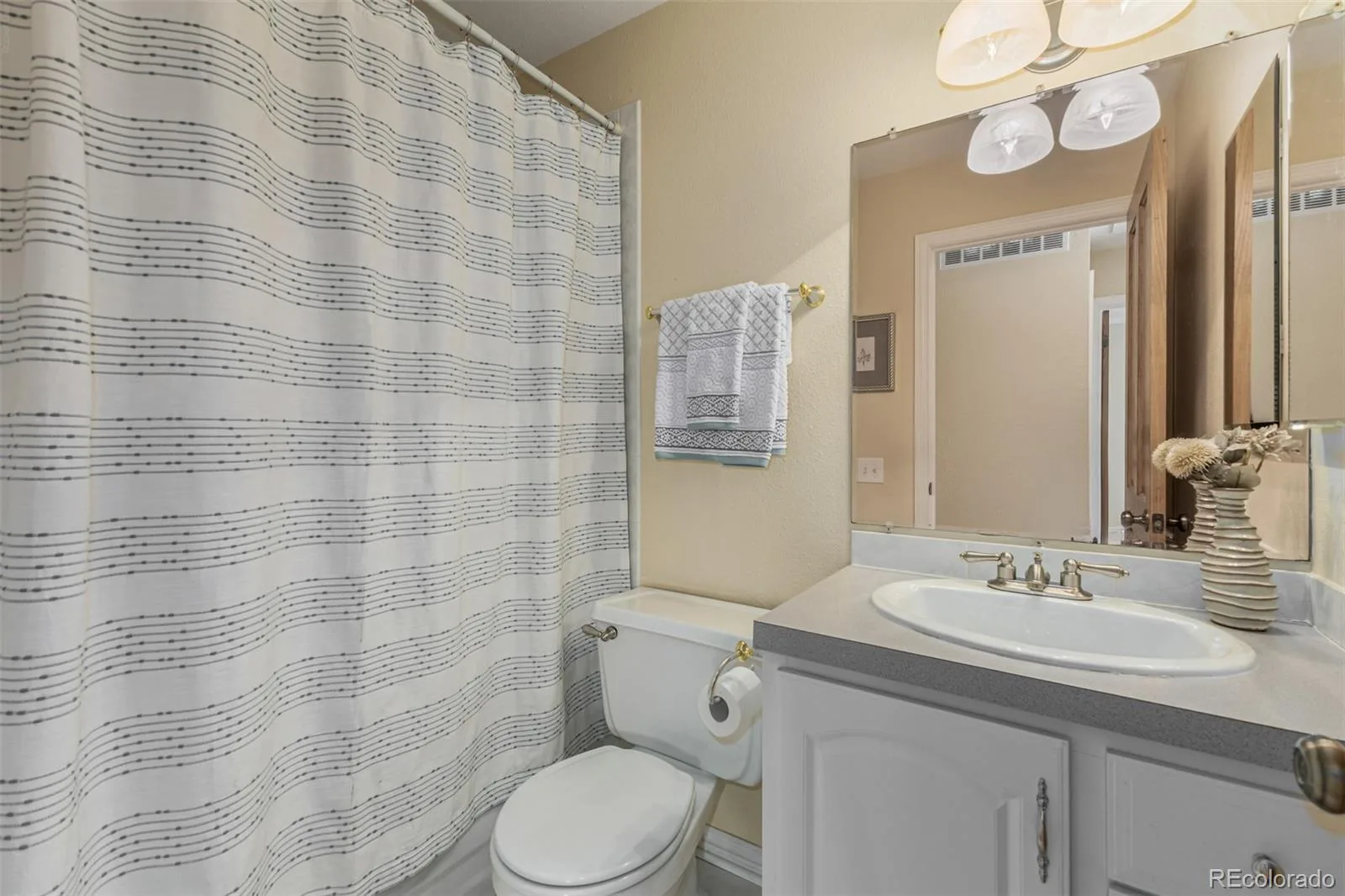 3571 S Kittredge Street #E Aurora CO 80013 | MLS #REC6151038 07092026134637 1600 21