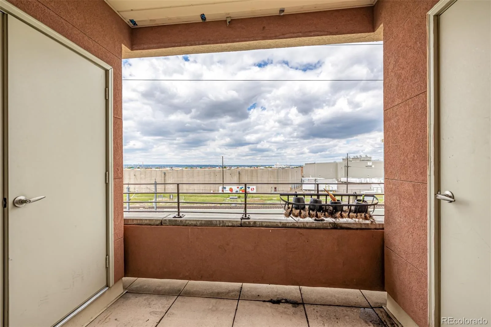 4100 Albion Street #321 Denver CO 80216 | MLS #REC6151433 06102026163207 1600 21
