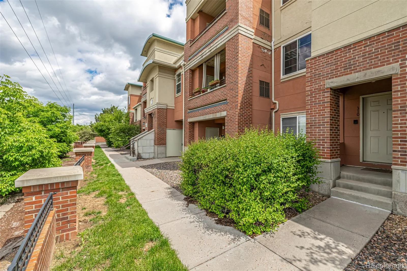 4100 Albion Street #321 Denver CO 80216 | MLS #REC6151433 06102026163207 1600 23