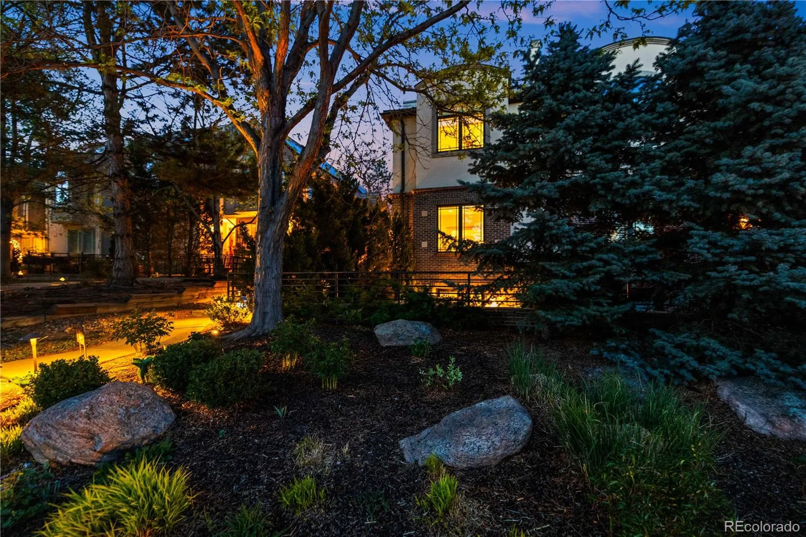 04172026205953 1600 44