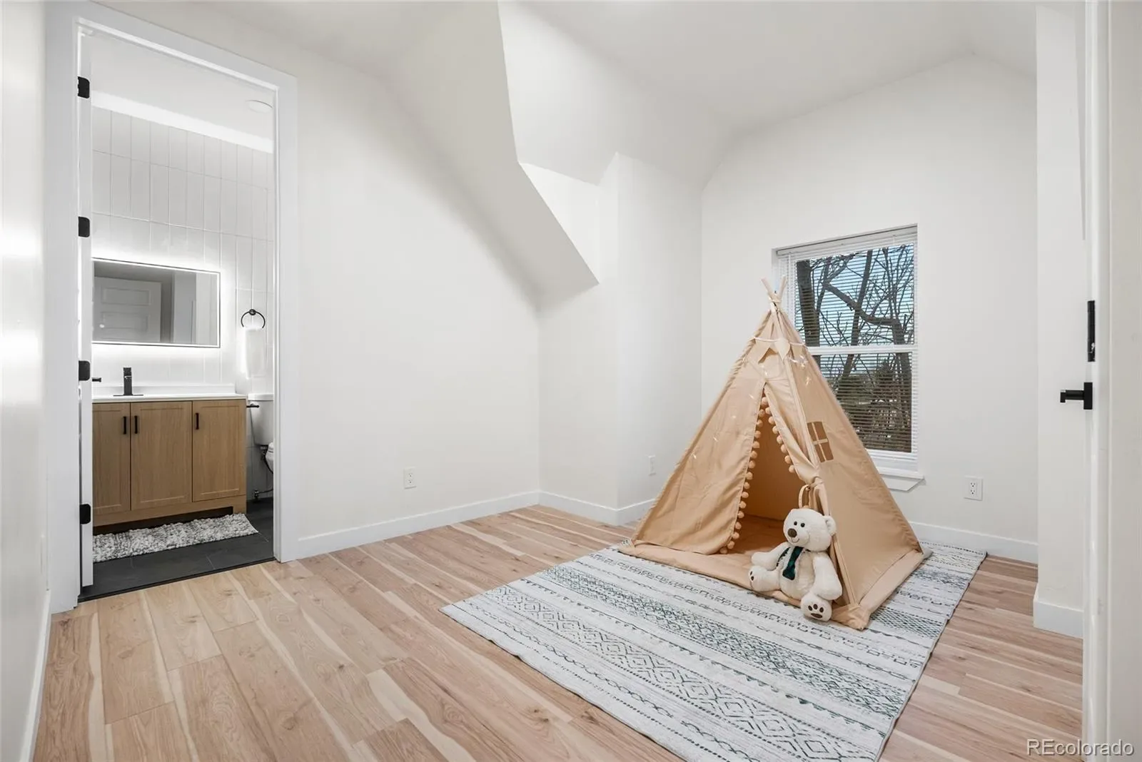 03282026031113 1600 25